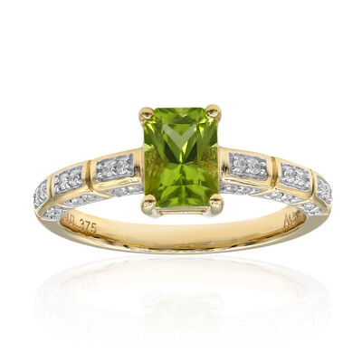 9K Arizona Peridot Gold Ring (Amanda Adkins)