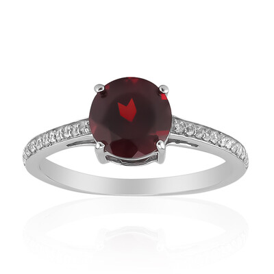 Mozambique Garnet Silver Ring